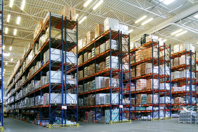 multiple aisles of pallet racking